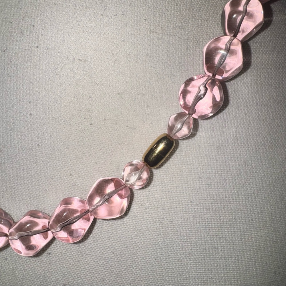 Vintage Avon pink beaded necklace - Picture 4 of 4
